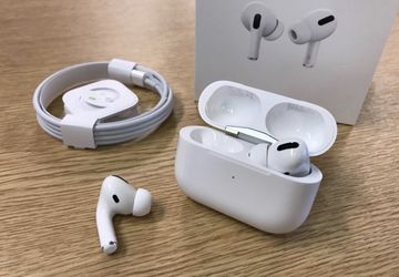 AirPod pro 2 with USB-C cable