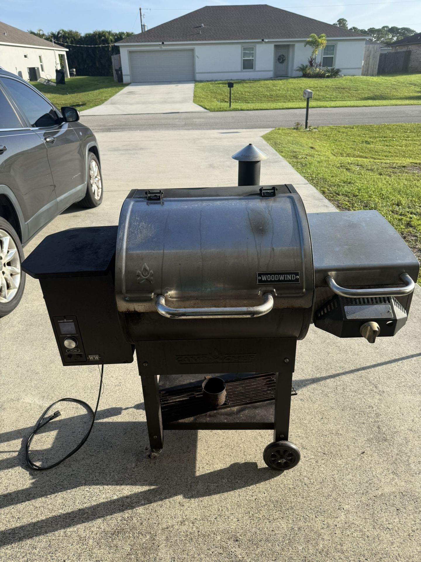 Camp Chef WoodWind 24 Pellet Grill / Smoker