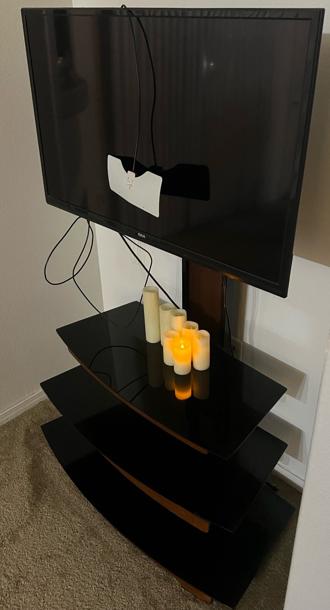 Tv Stand With 3 Glass Shelves +TV