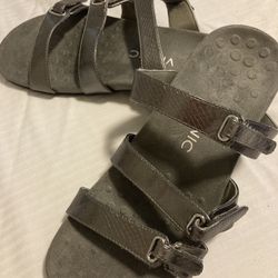 New Gray Metallic Vionic Sandal Size 10