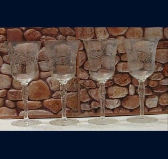 SET OF 4 Vintage FINE CRYSTAL LONG-STEMMED WINE GLASSES MINT CONDITION!😇Please Read Description.