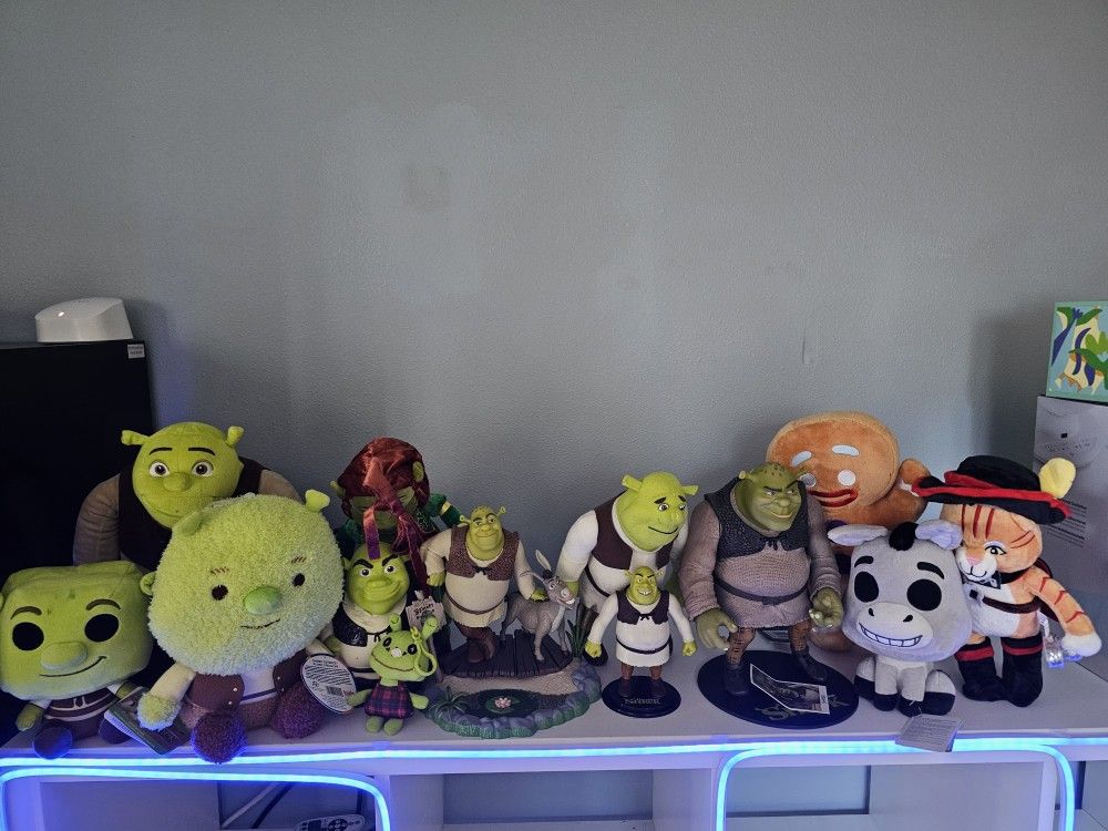 13 shrek toys
