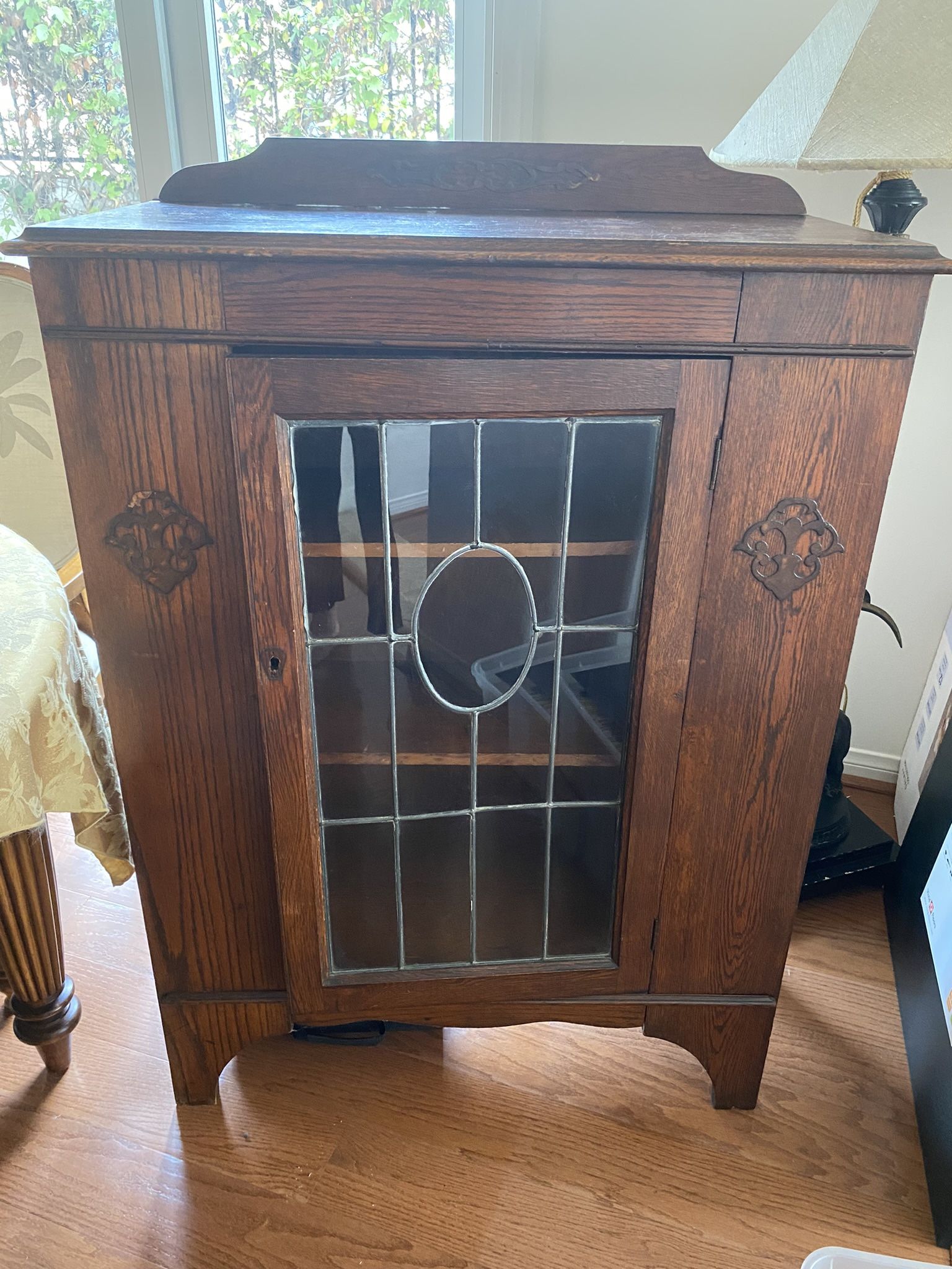 Antique Bar/Curio/China/Display Cabinet