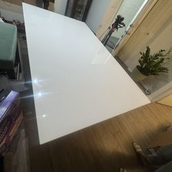 Beautiful Dinning Table 