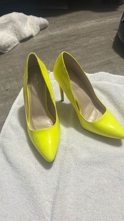 Anne Michelle Neon Yellow Patent Pumps