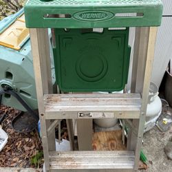 4ft Aluminum Ladder $20