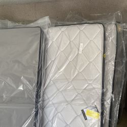 Twin Plush Mattress And Platform Bed Frame Combo $189