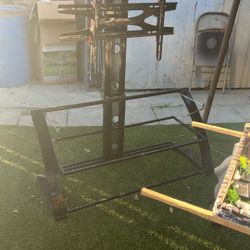 TV  Stand With 3 Grass  And A TV Holder 