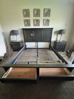King Bedroom Set w/ Storage Drawers & 2 Nightstands – $300 OBO ✨ Perfect DIY Makeover Piece! ✨