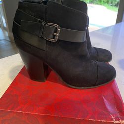 Boots size 6