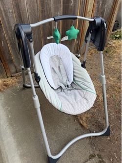 Graco Slim Spaces Baby Swing with Harness