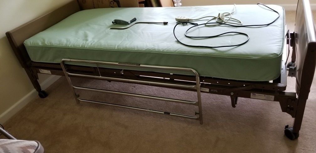 Hospital Bed Invacare Electric 5490ivc