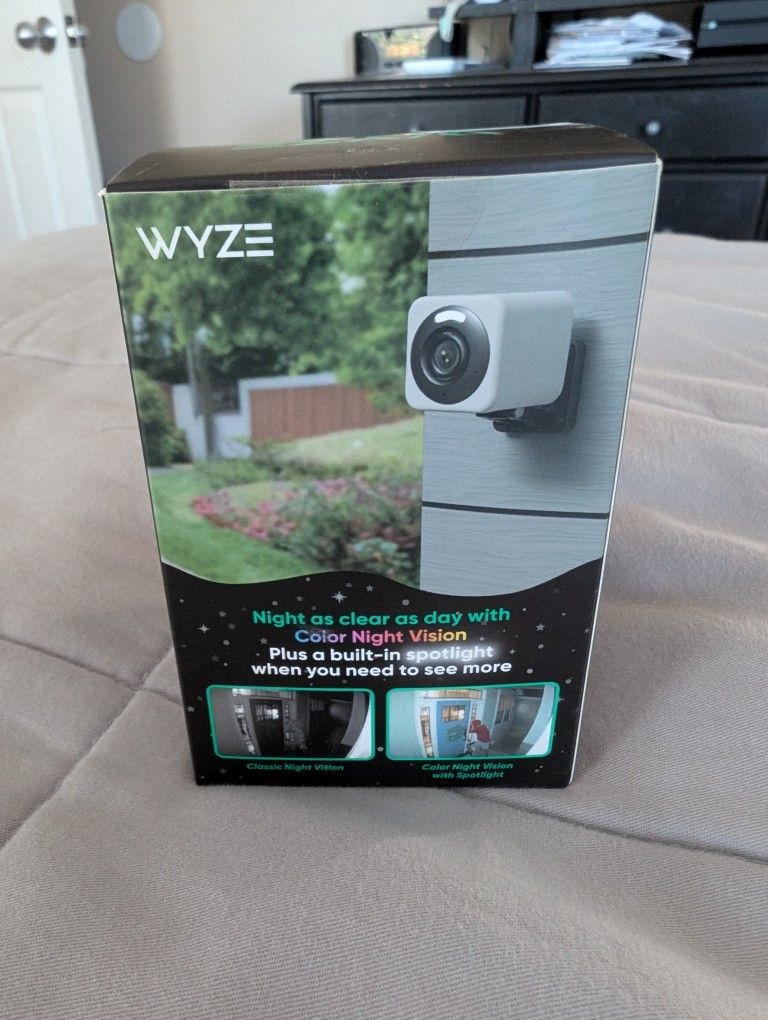 Wyze Cam V4 (Indoor/Outdoor)