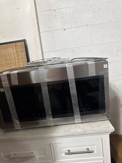 Samsung - 2.1 Cu. Ft. Over-the-Range Microwave with Sensor