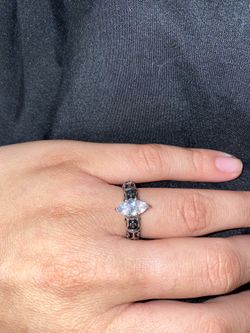 Zirconia sterling silver ring
