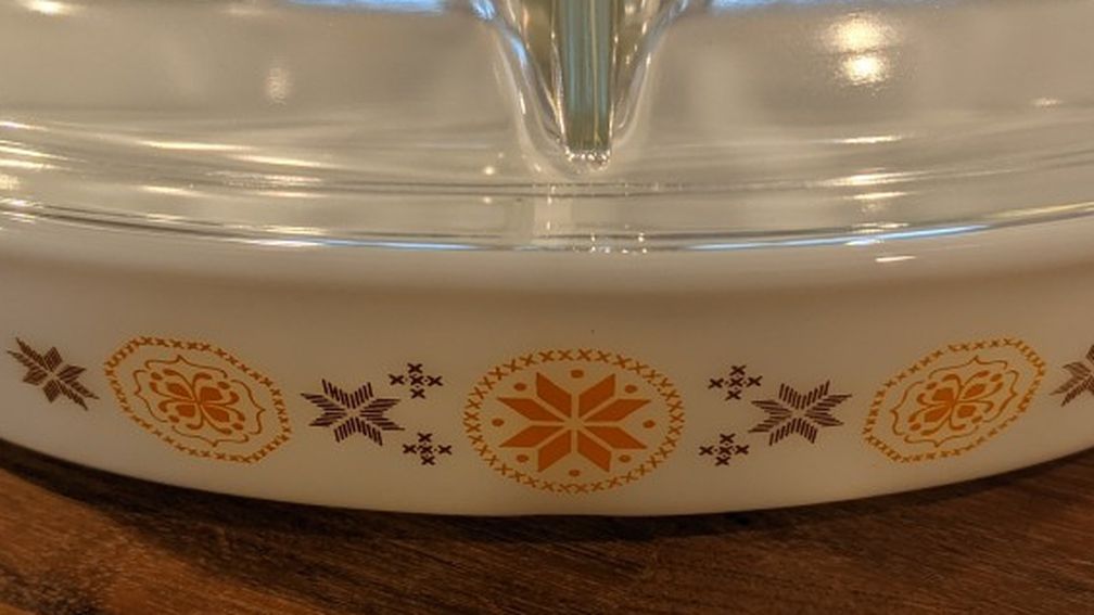Pyrex Divided Dish With Lid