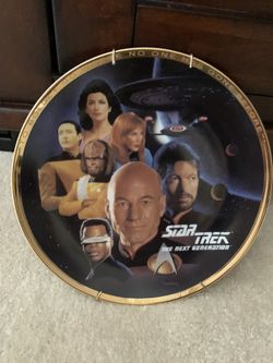 Star Trek the next generation collector’s plate “the crew”