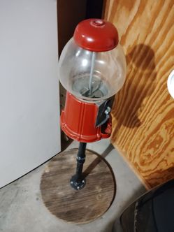 Gum machine