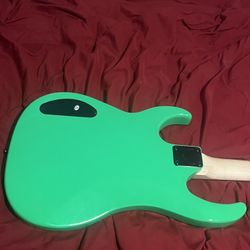 Dean Bass Guitar (electric)