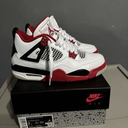 AIR JORDAN 4