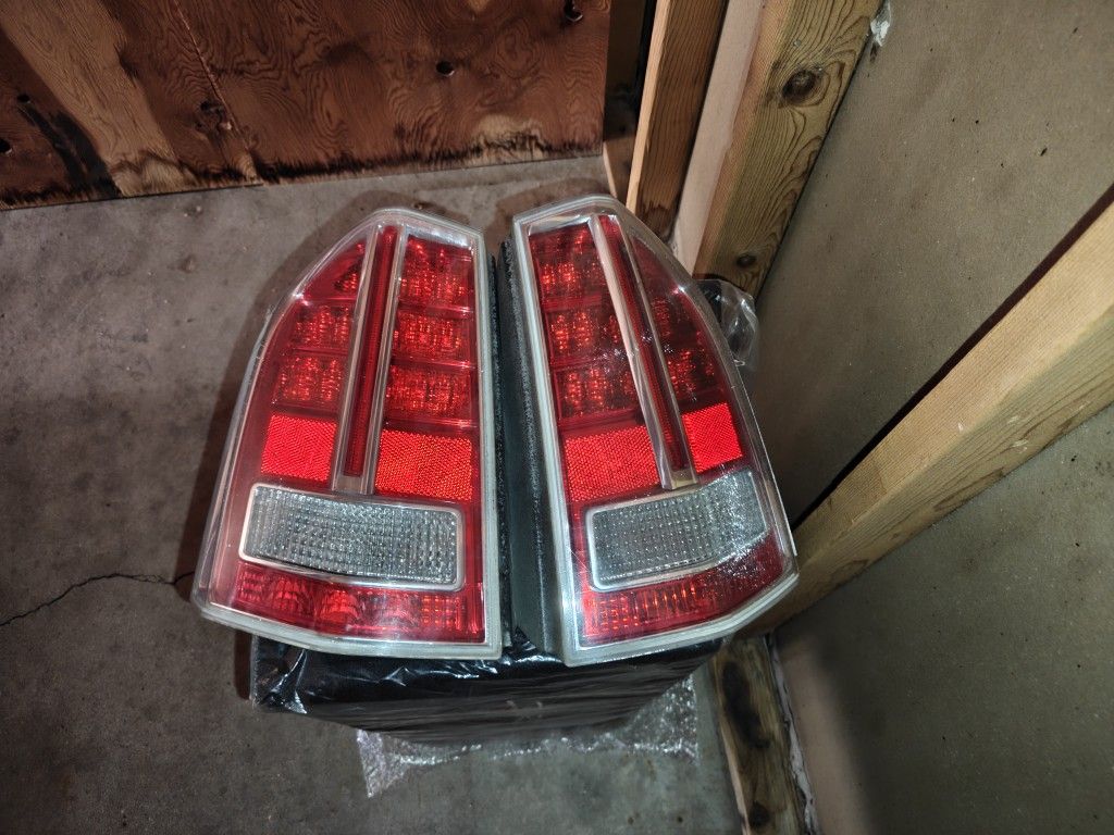 Chrysler 300C Gen 2 OEM Taillights Excellent 
