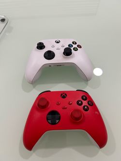 2 Xbox Controllers
