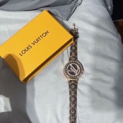 LV ladies Rotating watch-genuine leather belt!