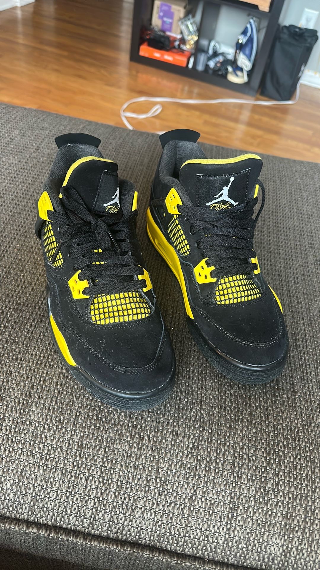 Air Jordan 4 Retro Thunder