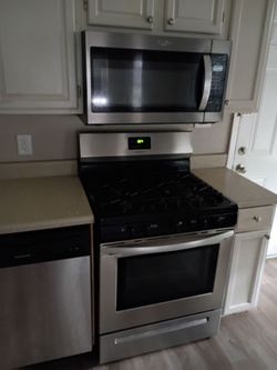 Over the range microwave oven by whirlpool