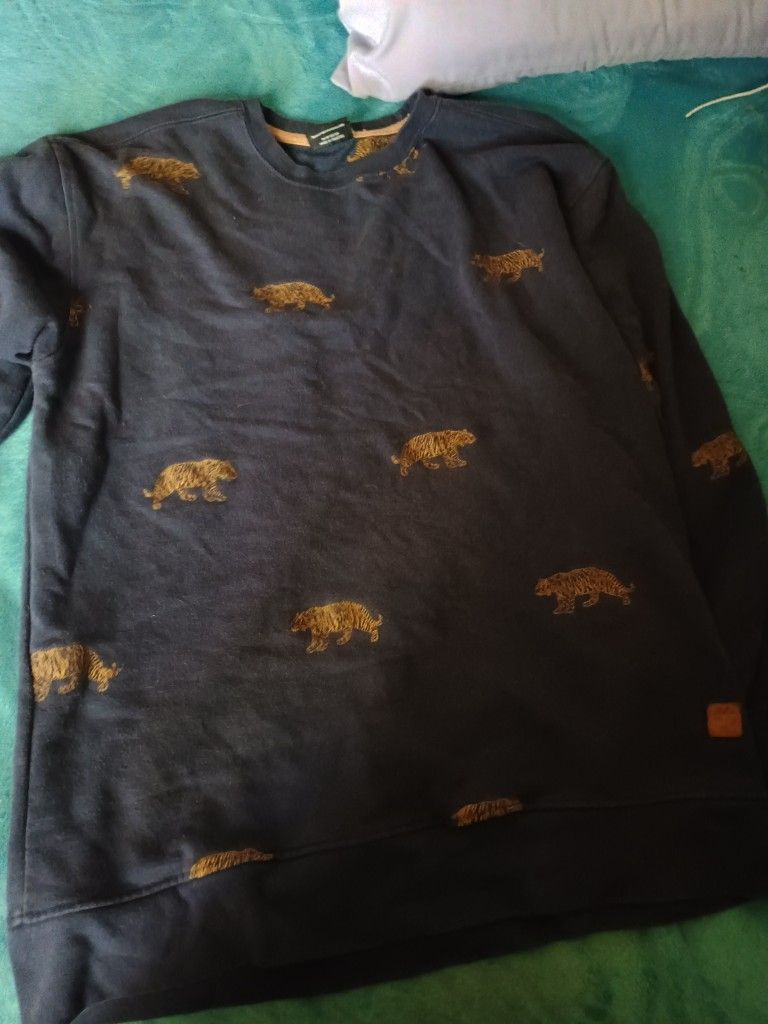Tiger Embroidery Sweatshirt