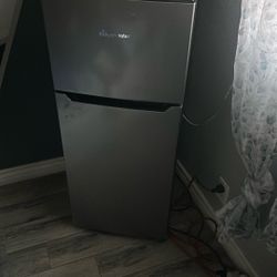 Fridgemaster mini fridge