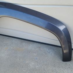 2016 - 203 TOYOTA TACOMA RIGHT FENDER FLARE PASSENGER SIDE FRONT GENUINE USED OEM.  WW1