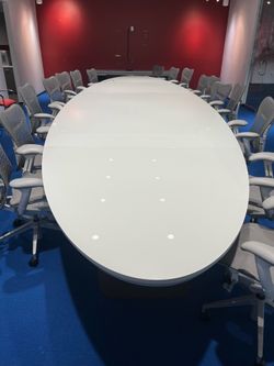 Conference table / meeting room table