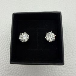 VVS1 Moissanite Stud Earrings 2.0 Carats