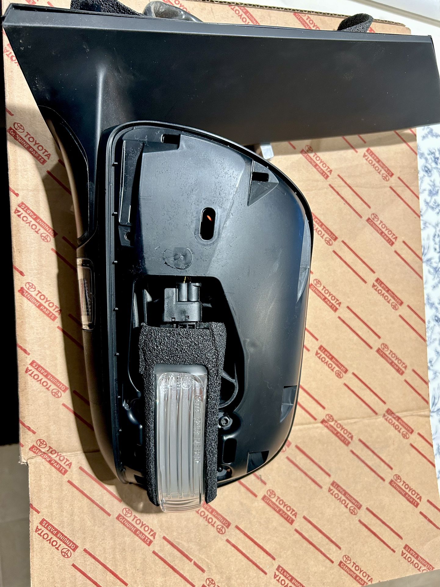 Toyota Sienna Outside Rear Mirror Assembly (2017-2018) Driver Side