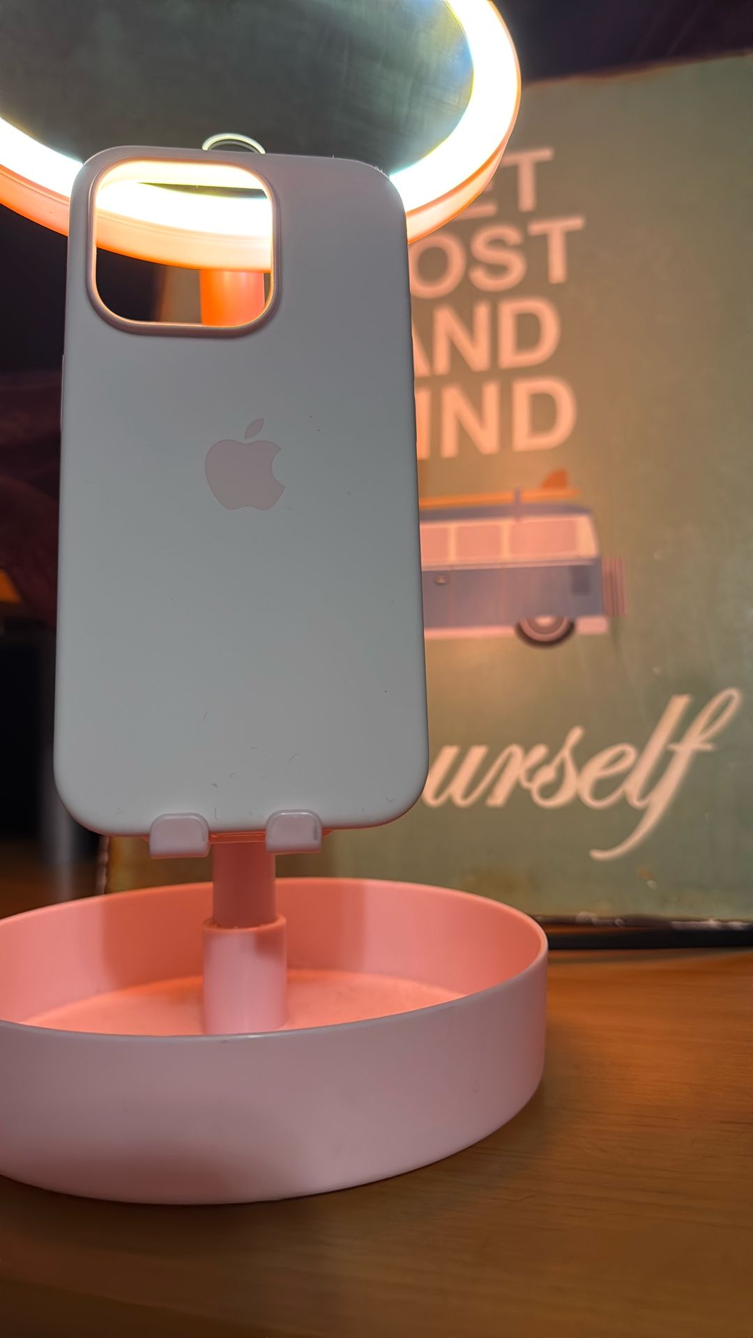 IPhone 15 Pro Pink Silicone Case (Apple)