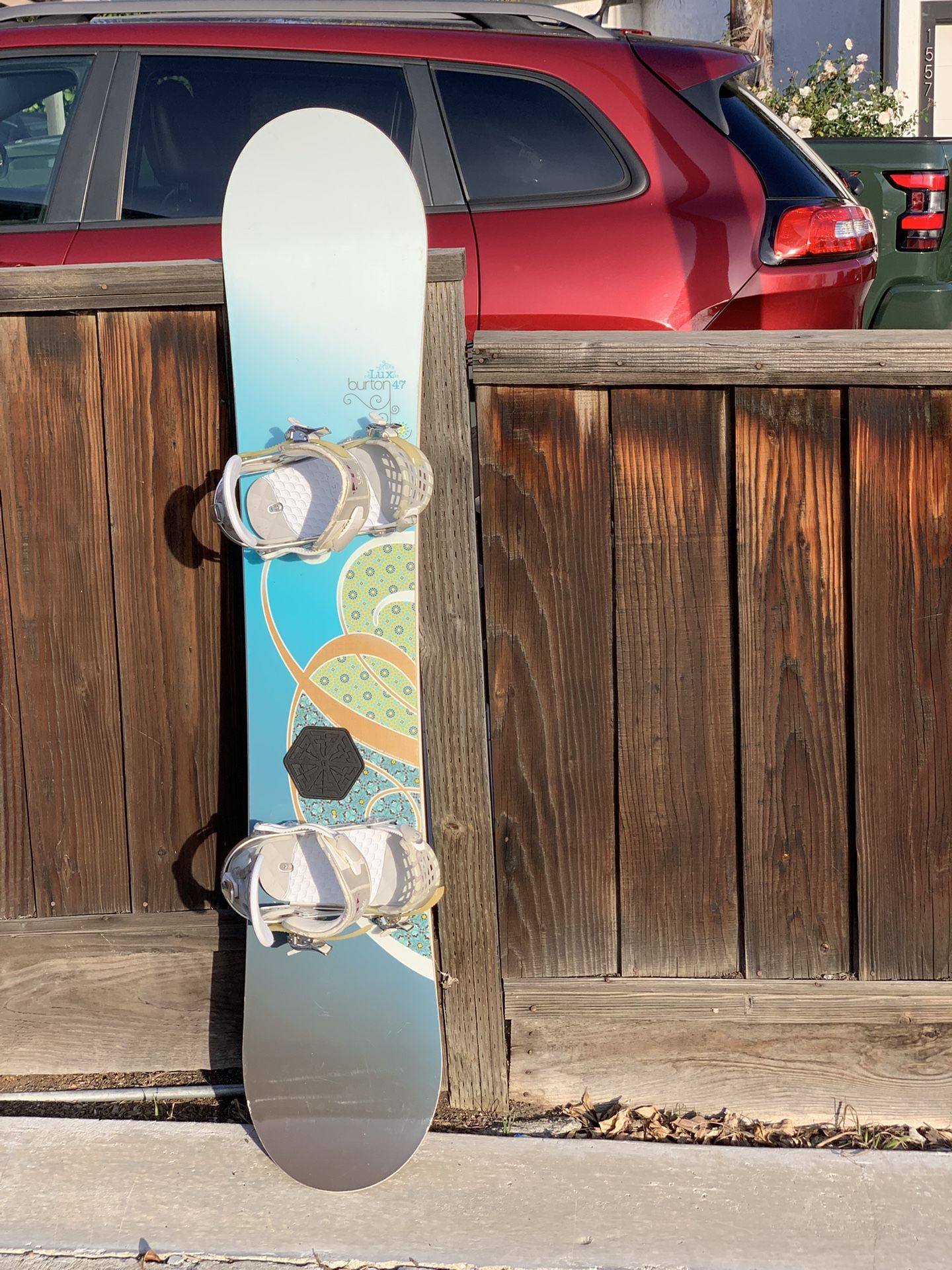 Burton Snowboard 147 cm Lux with Ride Medium Size Bindings