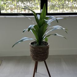 Artificial Plant With Rattan Pretty Standing Planter   