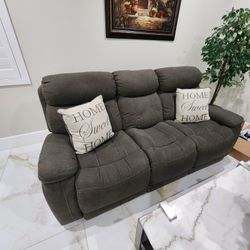 2 ALMOST NEW RECLINERS