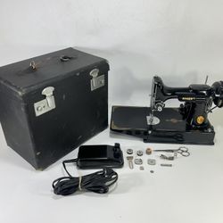 Vintage 1940 Singer 221 ~ Featherweight Portable Electric Sewing Machine in Case