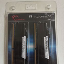 G.SKILL Ripjaws V 32GB DDR4-4000 RAM Kit, Sealed New