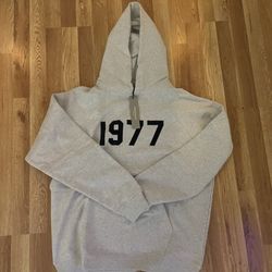 ESSENTIAL Hoodie S & M