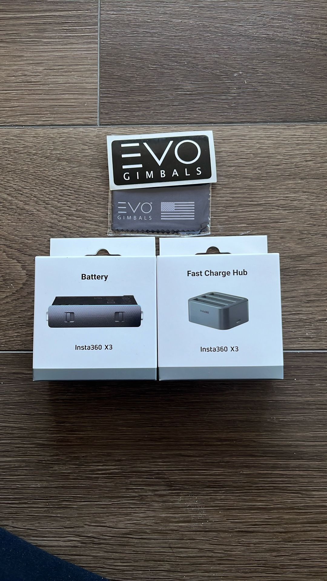 Insta360 X3 Charging Hub and Battery