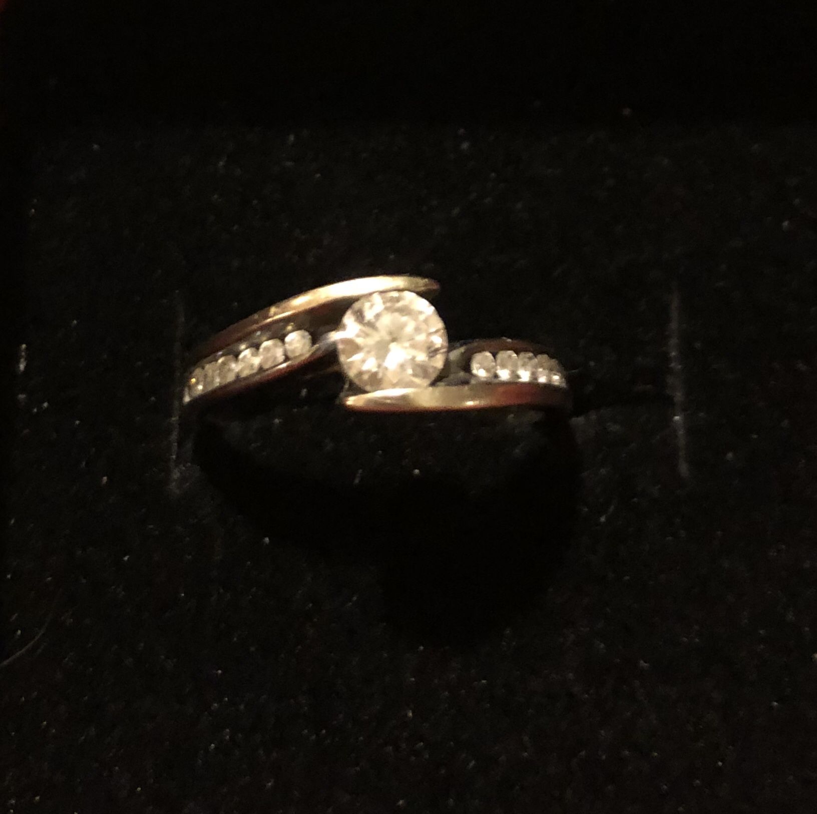 Ladies diamond engagement ring