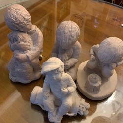 Mini Statues Figures 