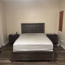Queen Size Bed Frame And mattress 