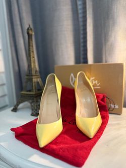 Tacones Cristian louboutin nuevos nunca se usaron solo tienes un pequeño detalle