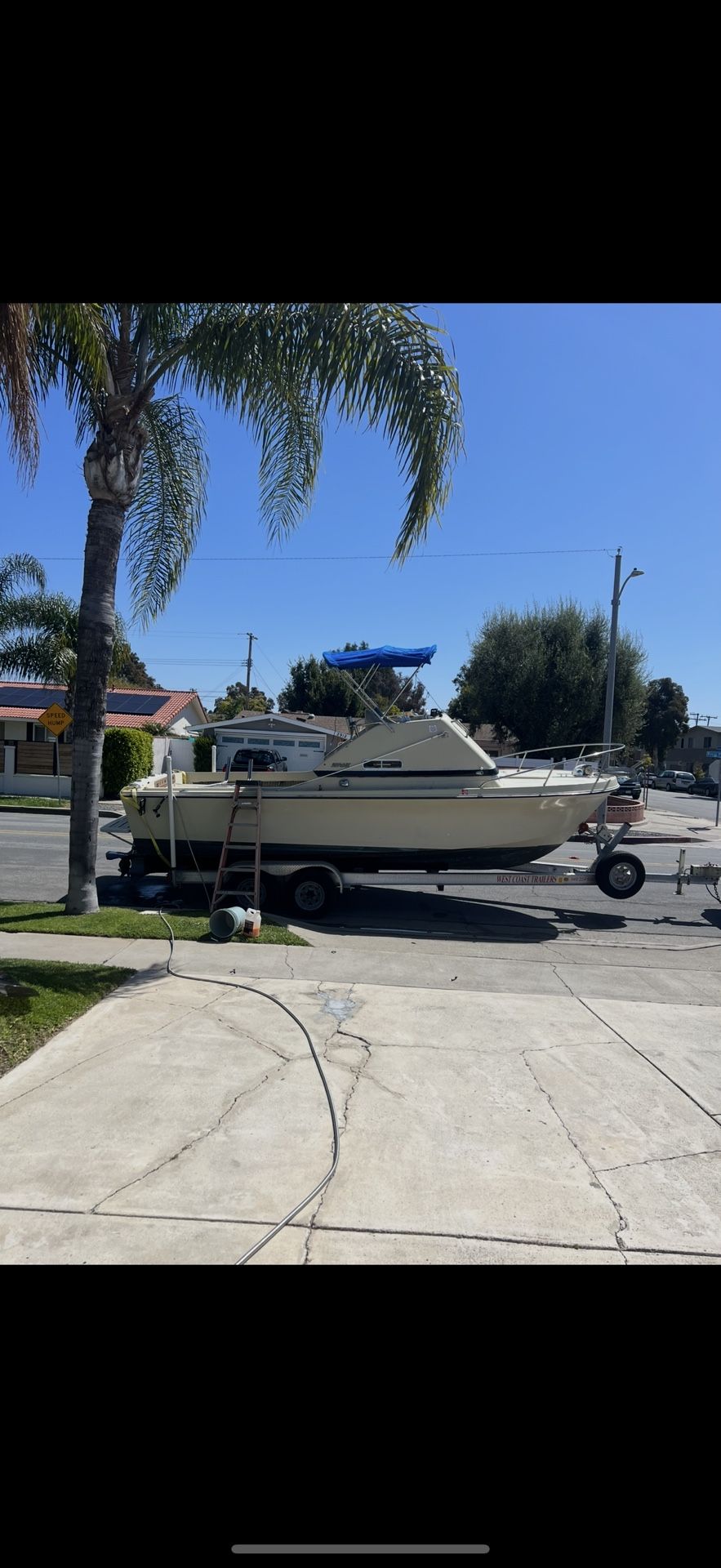 1979 Skipjack 24 Flybridge And 