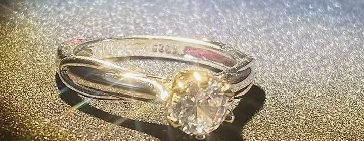 S925 Ring With Gems At The Bottom