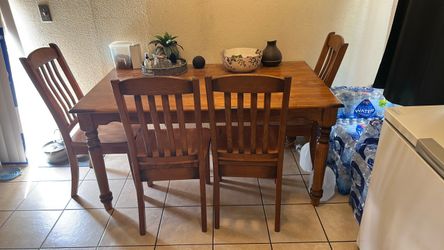 Table 4 chairs